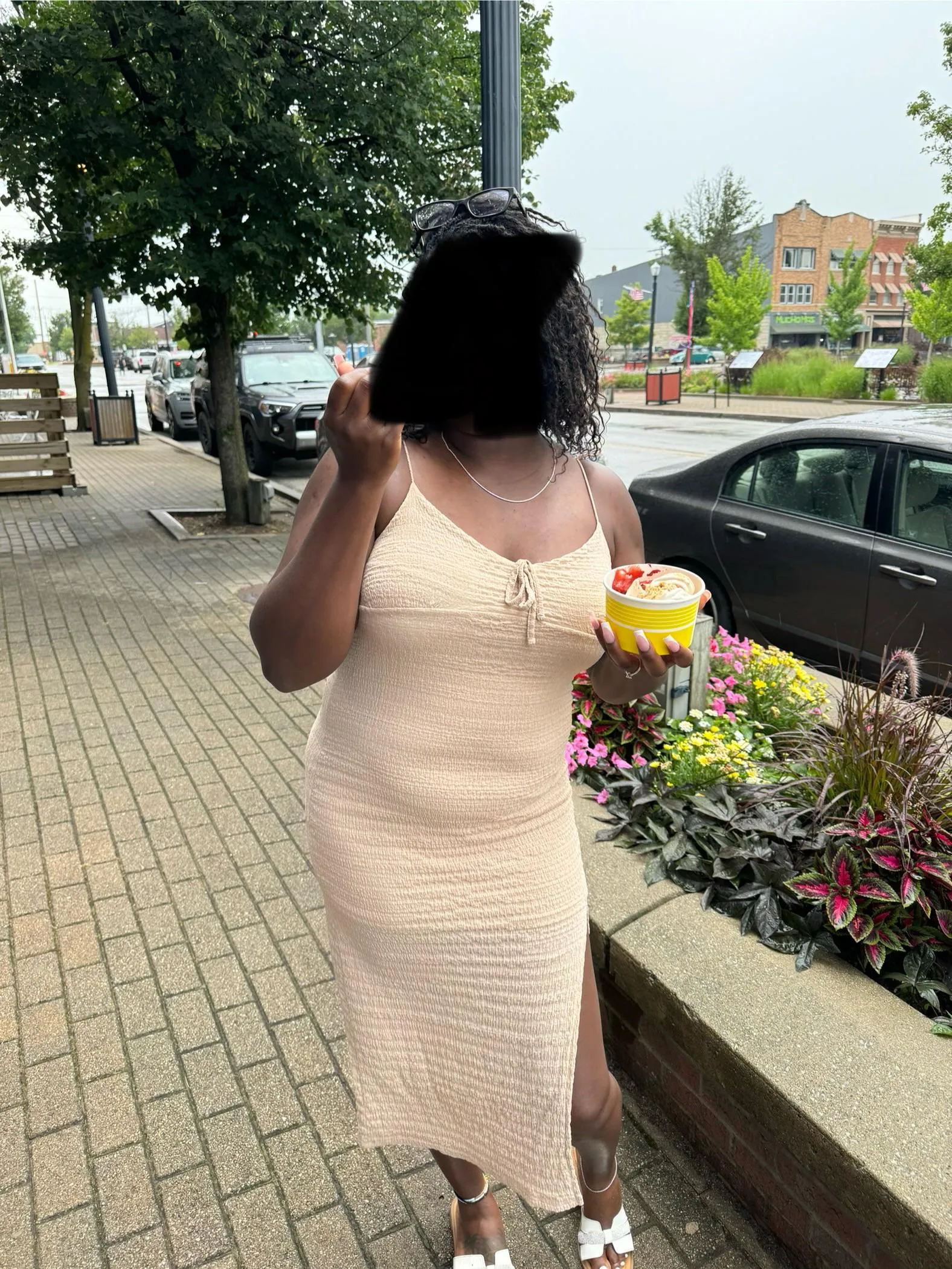 Couple4m looking for fertile m for tonight. Meet up for drinks we host after. Michigan city white guys only . 21-40.