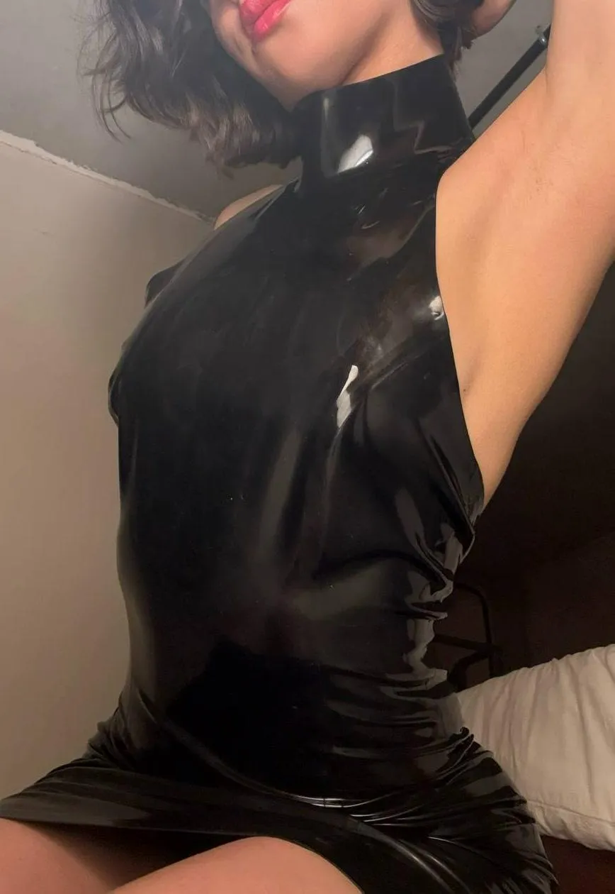 Dominant girls always wear latex