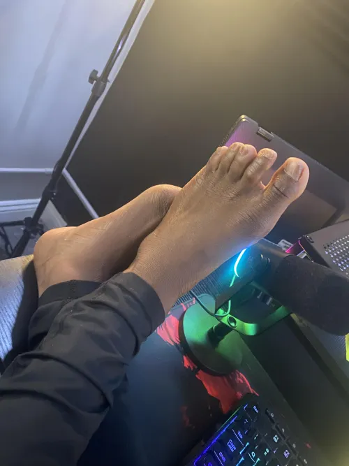 Gamer feet
