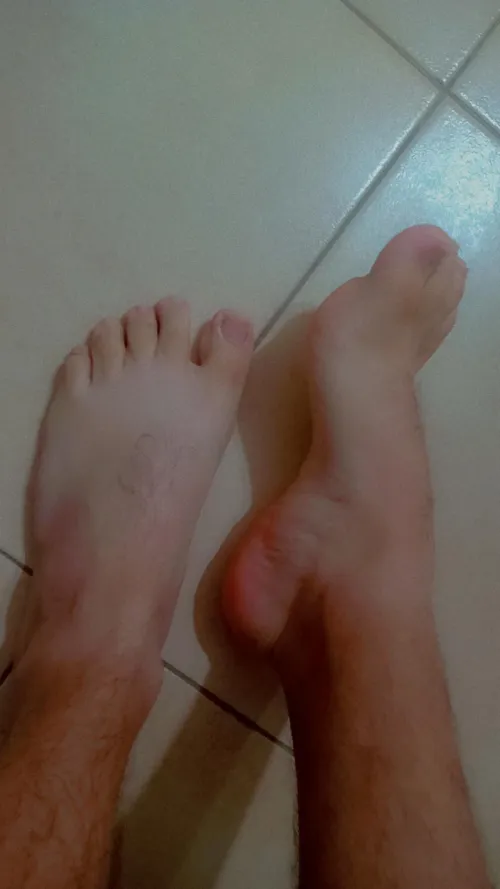 Good night, enjoy some feet for the night's morbidity