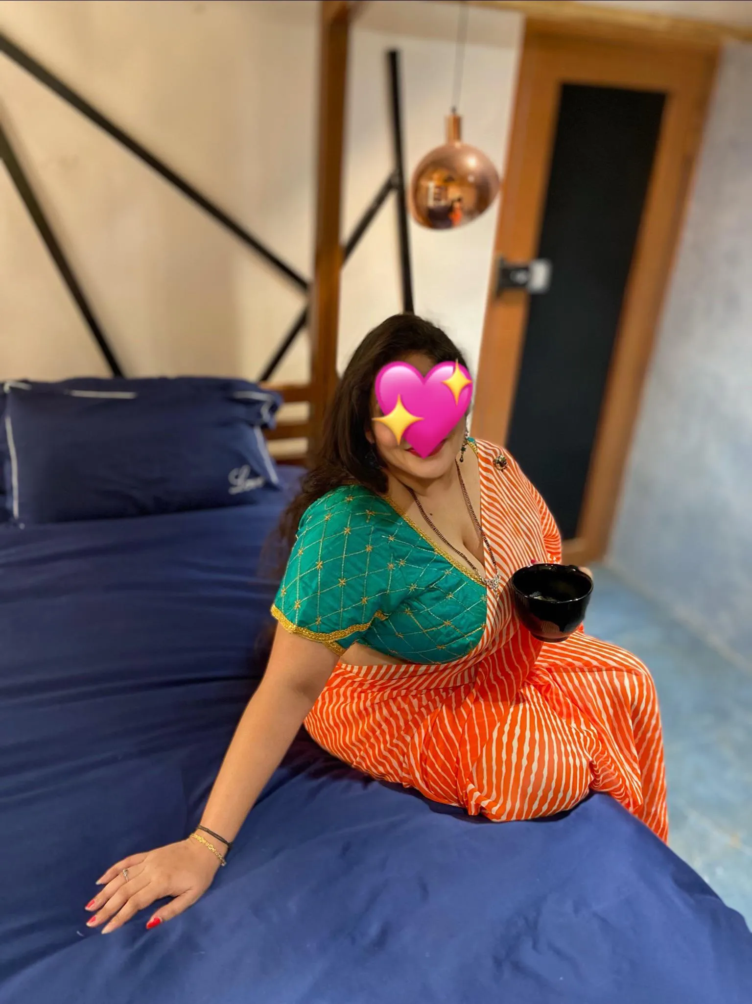 Ha blouse ya saree sobat changla distoy ka?