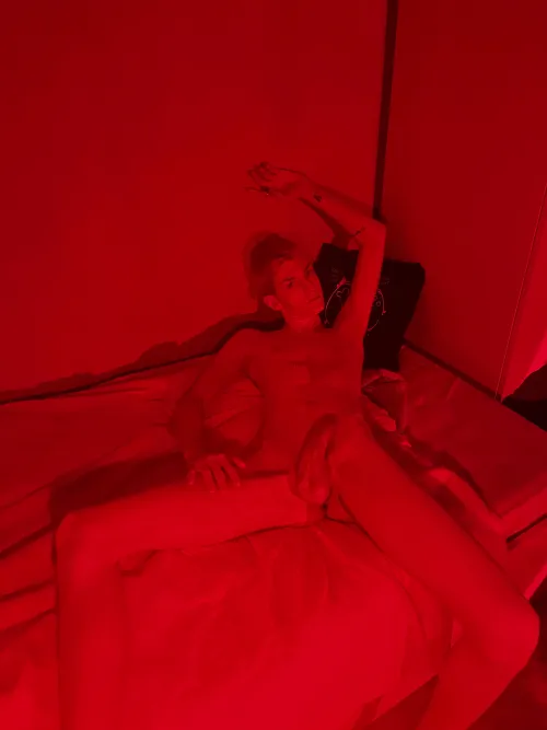 I think the red light is setting up the mood pretty good🫣👅 [18]