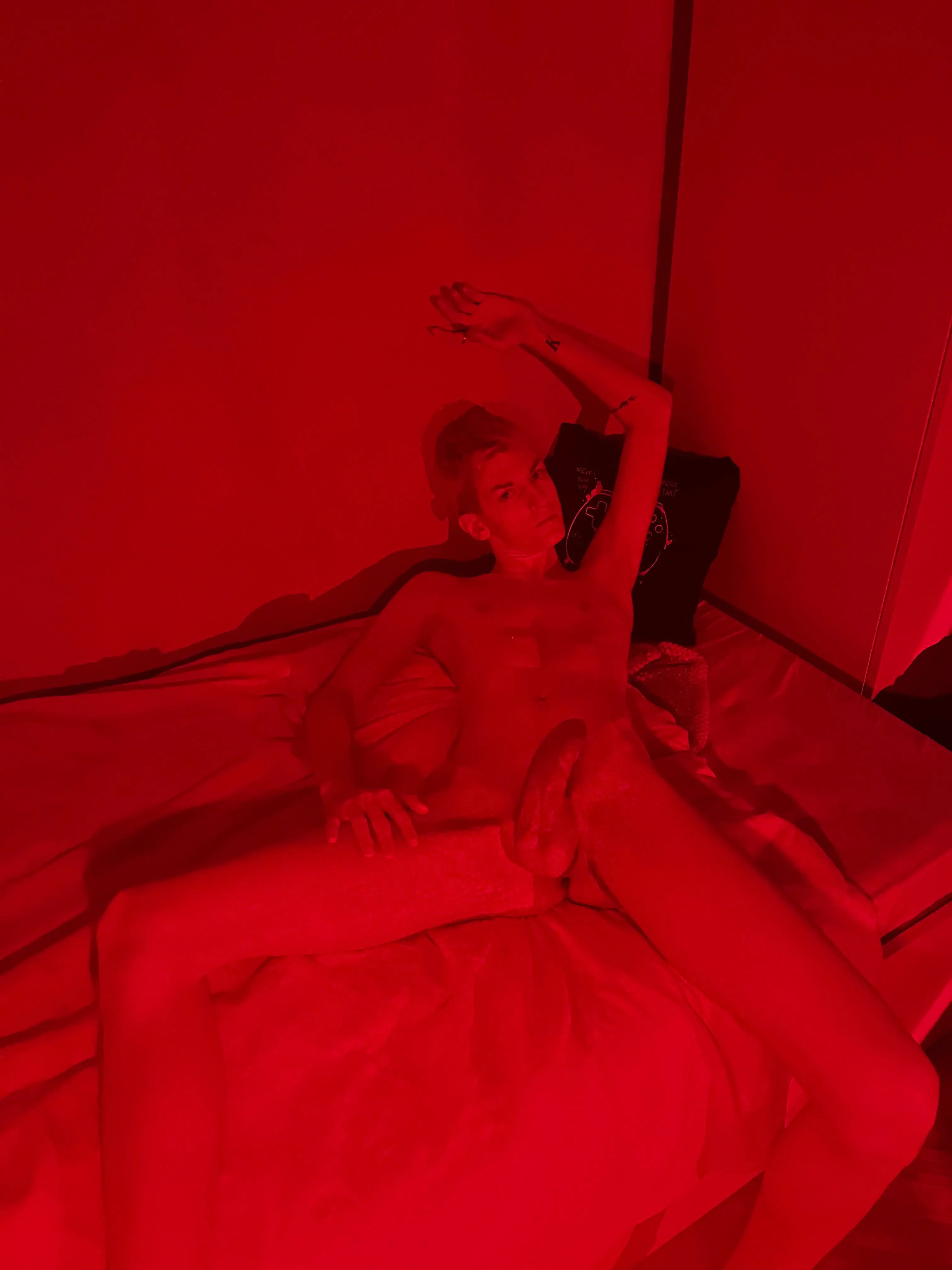 I think the red light is setting up the mood pretty good🫣👅 [18]