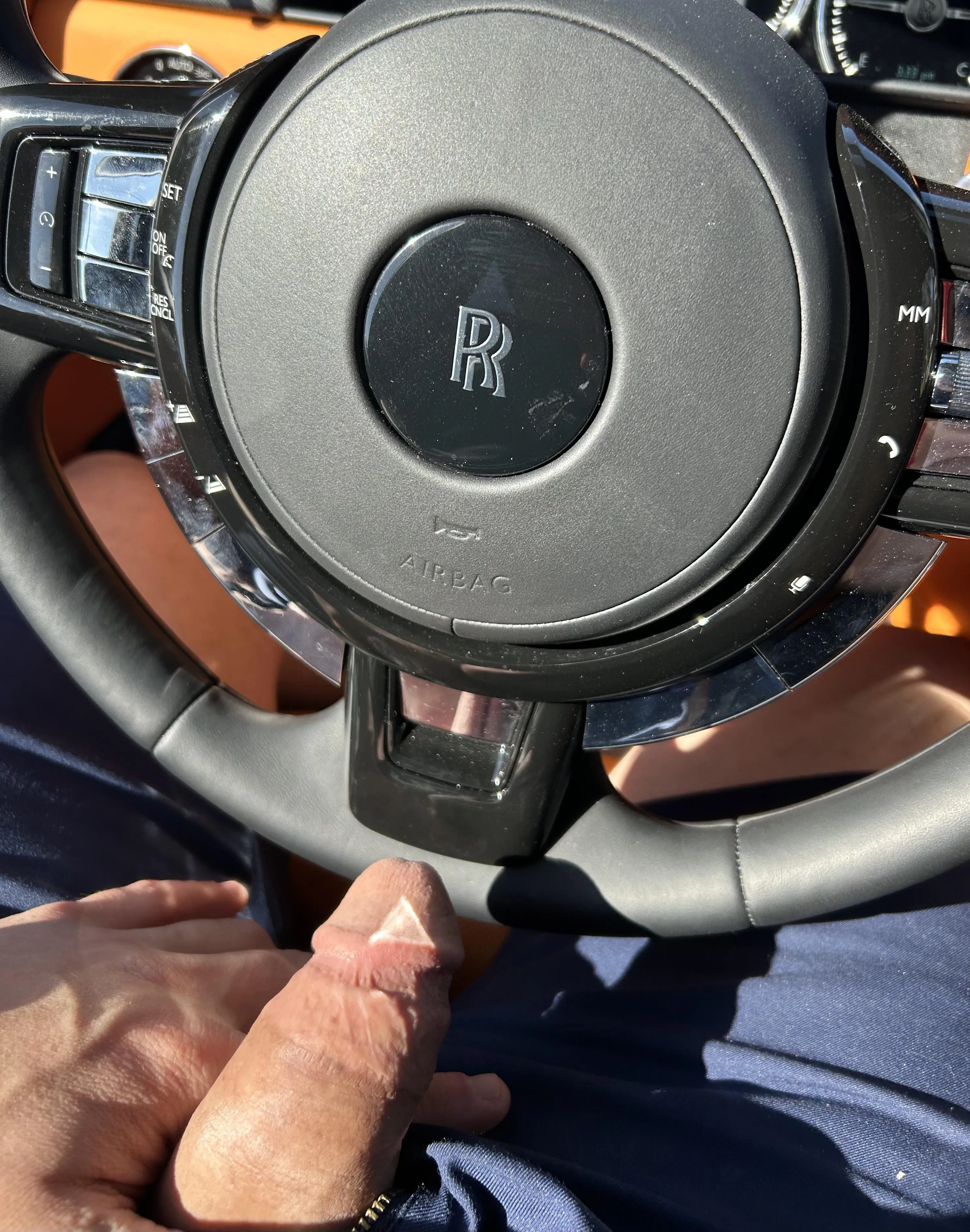 I’m a real sugar daddy looking for a hot guy that’s under 35 with sexy discreet clean mask and he wants to get spoiled by real sugar daddy tampa area I’m 39