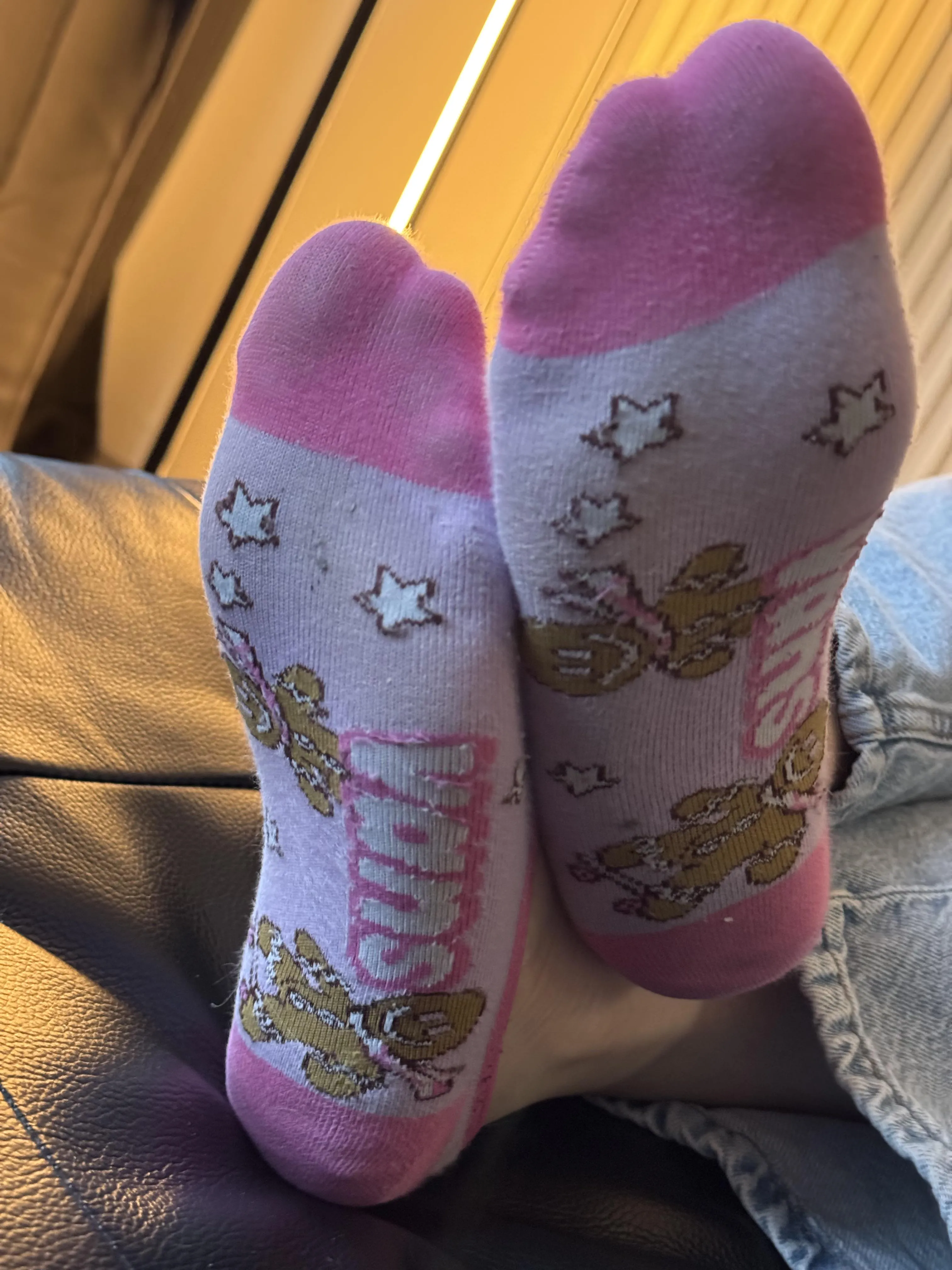 Is this too close to my smelly feet? [F]