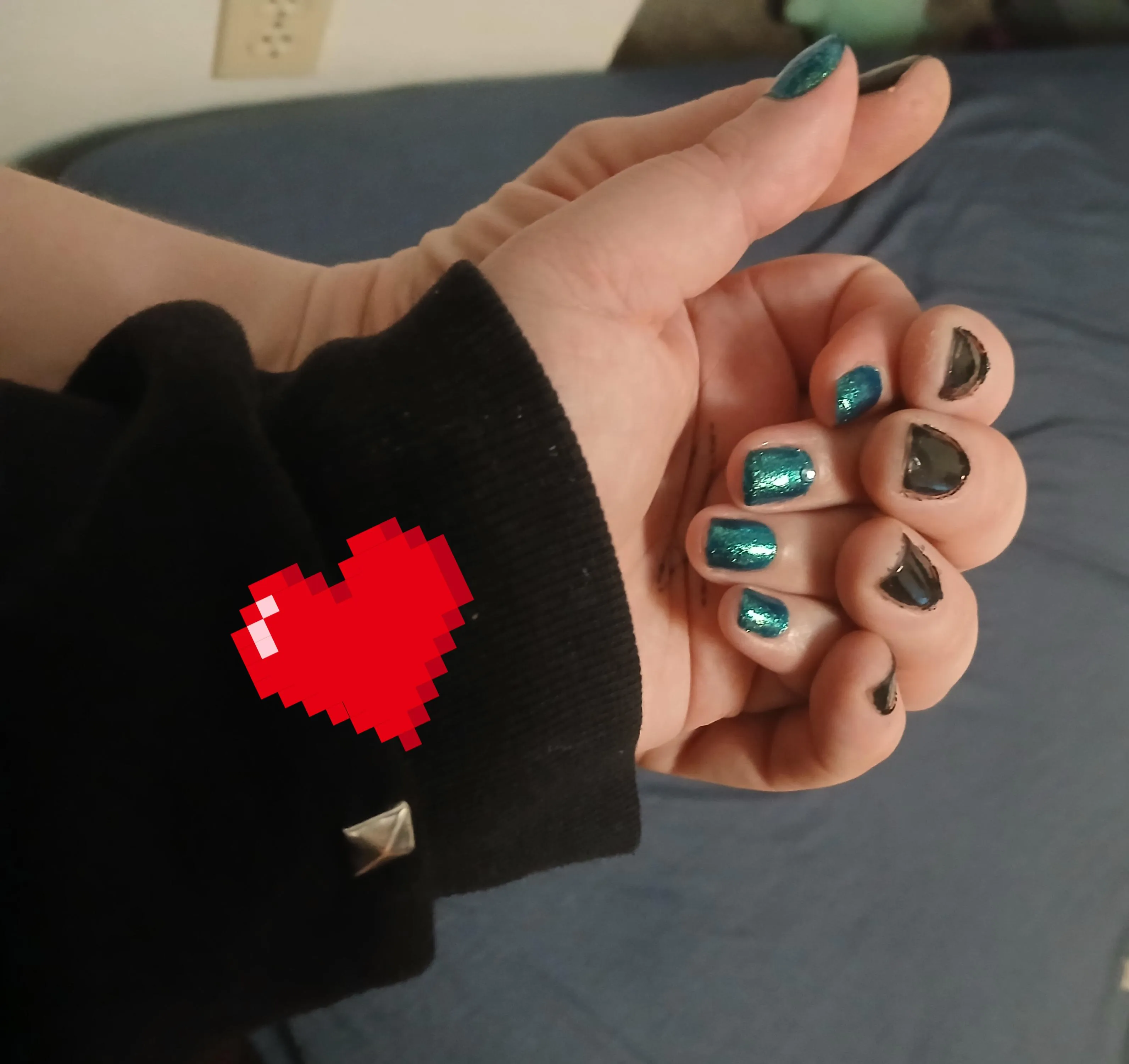 Love when daddy let's me paint his nails 💚💙🖤