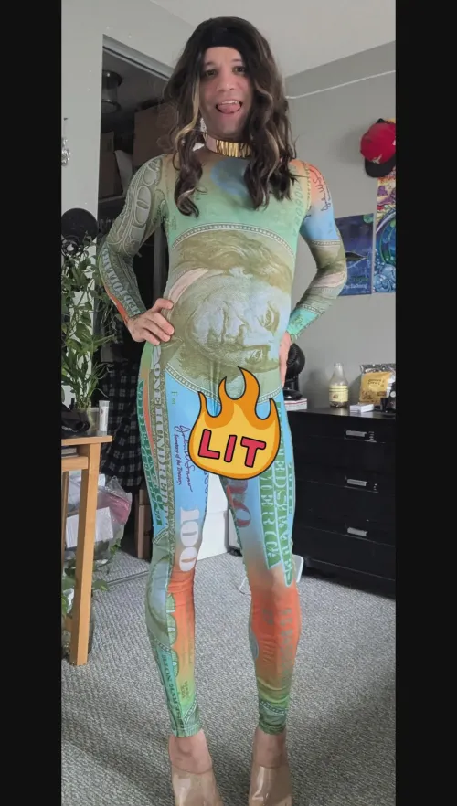 Sissy Kueen for attention !