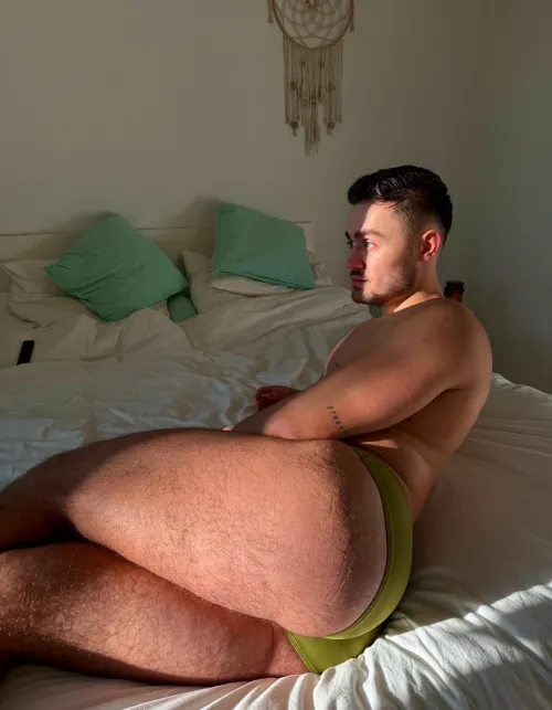 This bum is also hairy