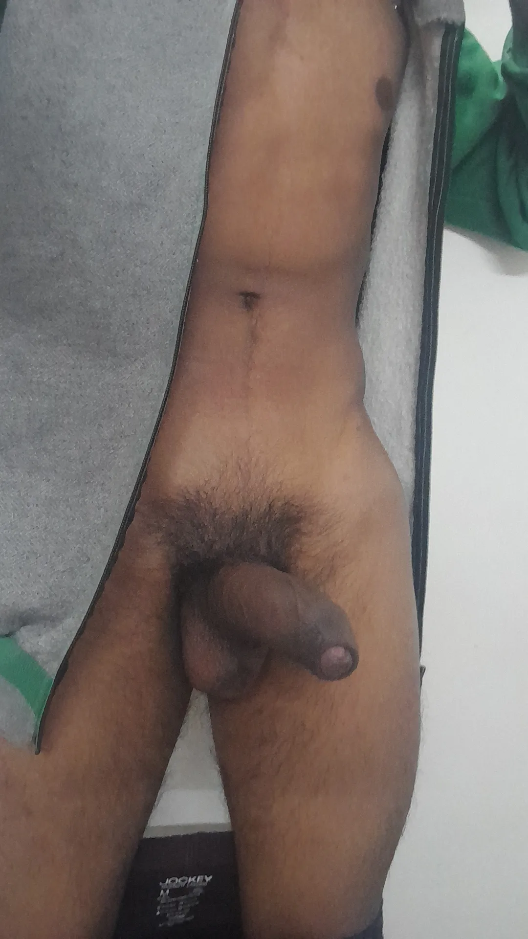 18m looking for some to help me lose my virginity