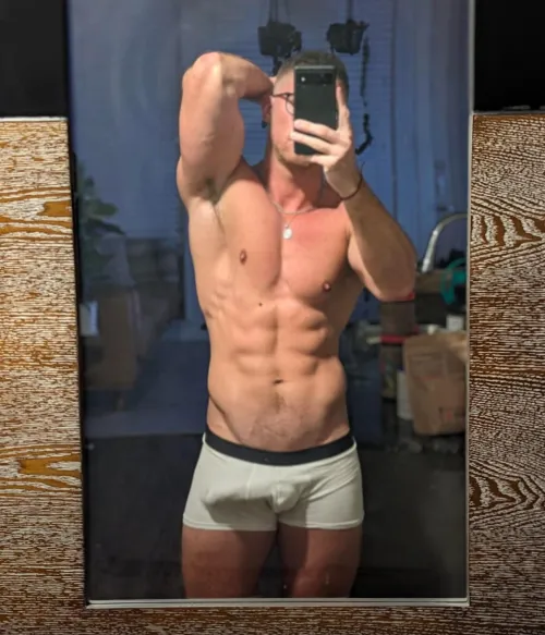 25 m4f Army vet coming to Buffalo to work. Looking to pound out a college girl