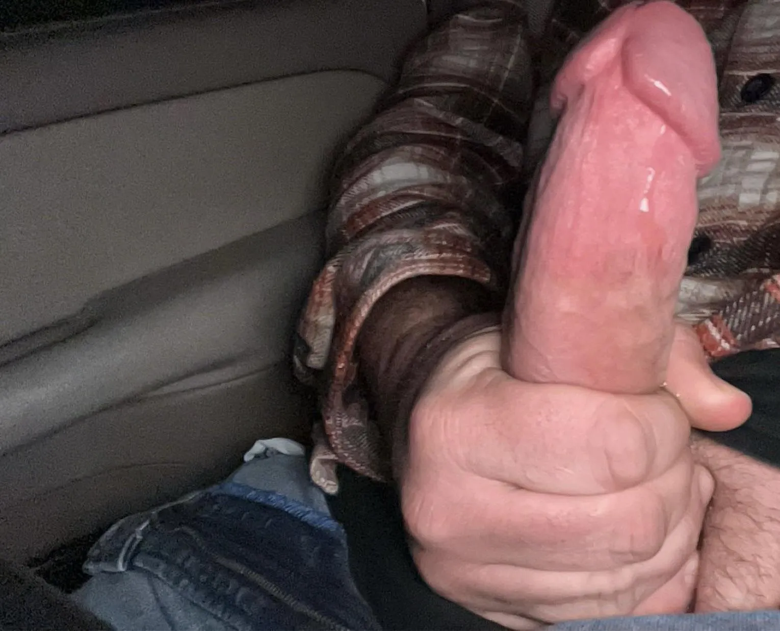 8 inches, leaking, and bout ready to blow. [29]