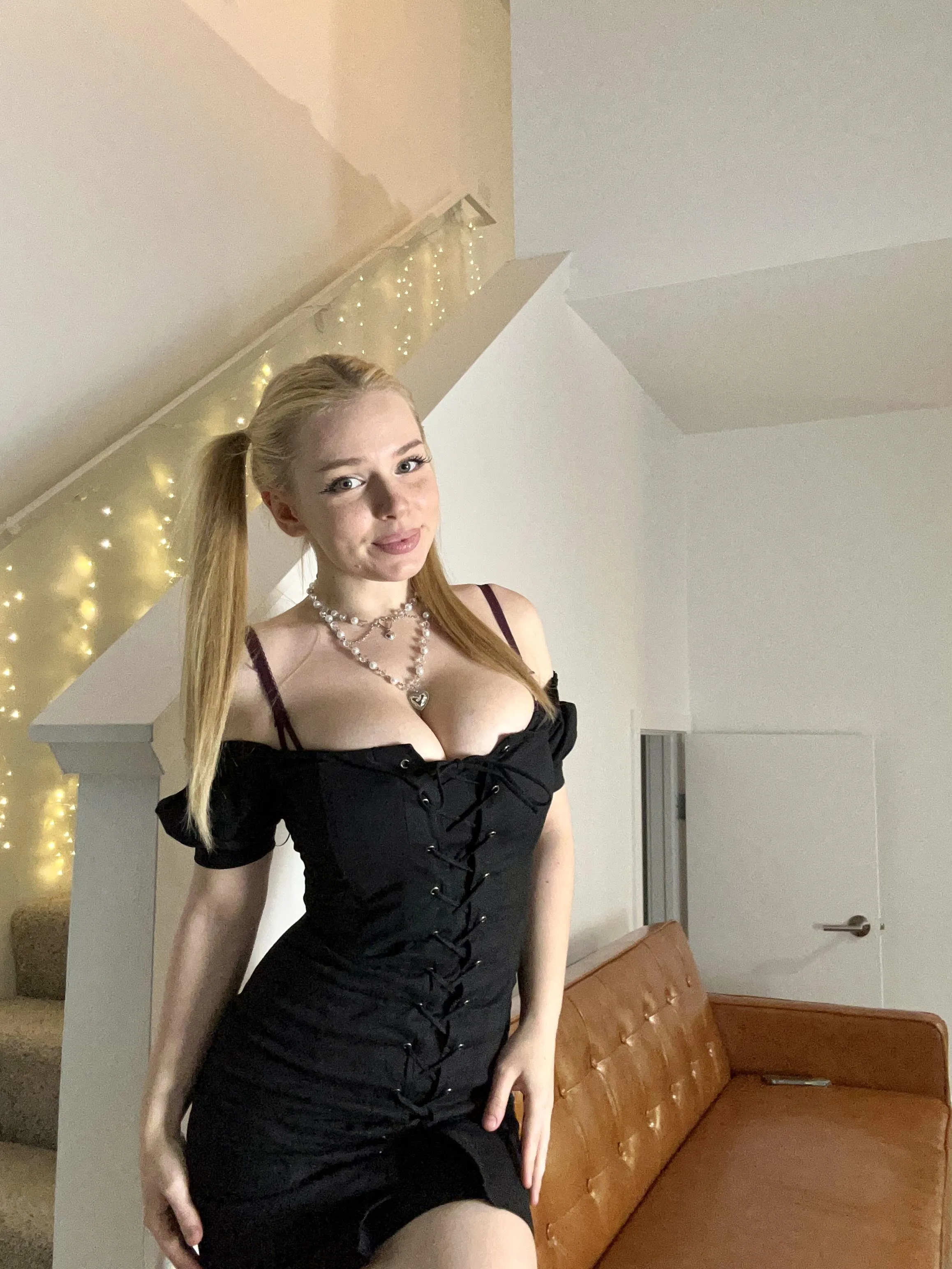 A dress for our first date... would you go on a second one if I wore this dress for the first? 👗