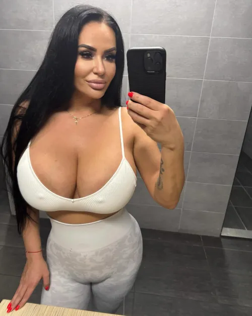 check her private insta: @barelywitch