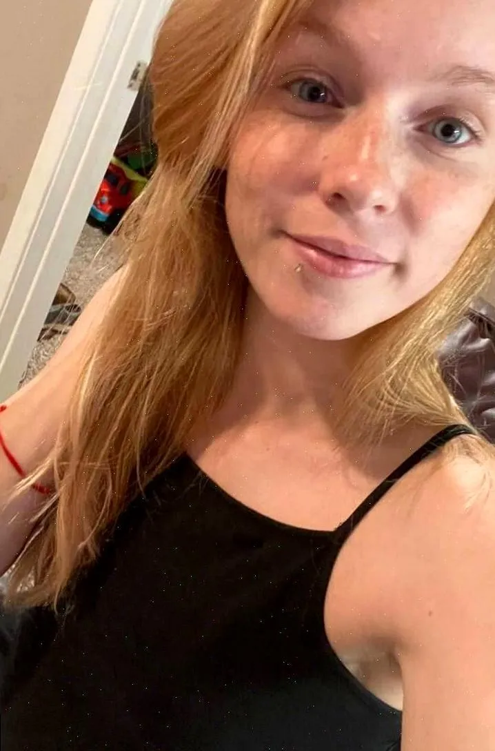 How far would you push me until I’m crying for more??🍄🤎