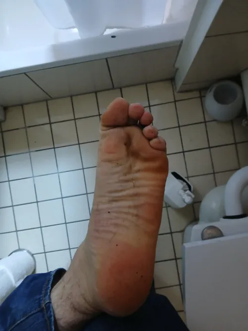 Licky my royal feet lil men