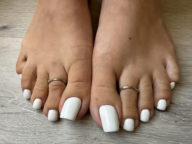 My sexy toes 😍 Yes, they are real 🤍