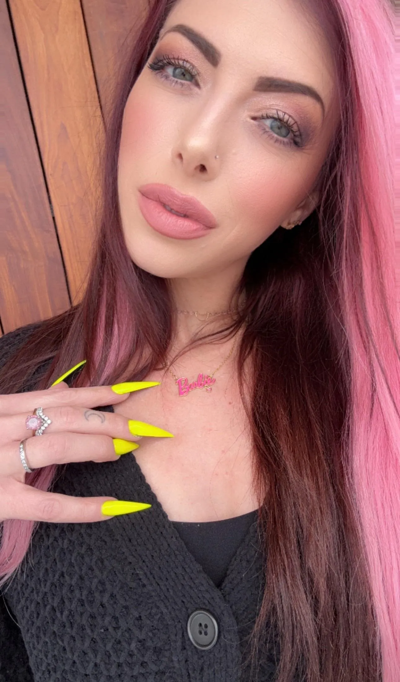 Once I get my claws into you, you'll never want me to release you😈