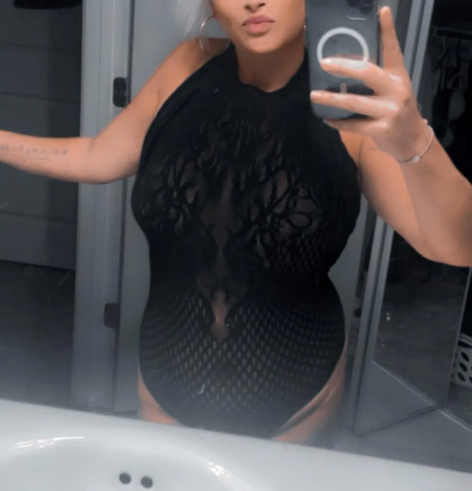 Want to make his day extra special looking for another female or couple tonight. Dm me