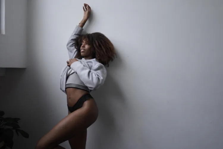 Which are you holding while you fuck me from the back, waist or tits?