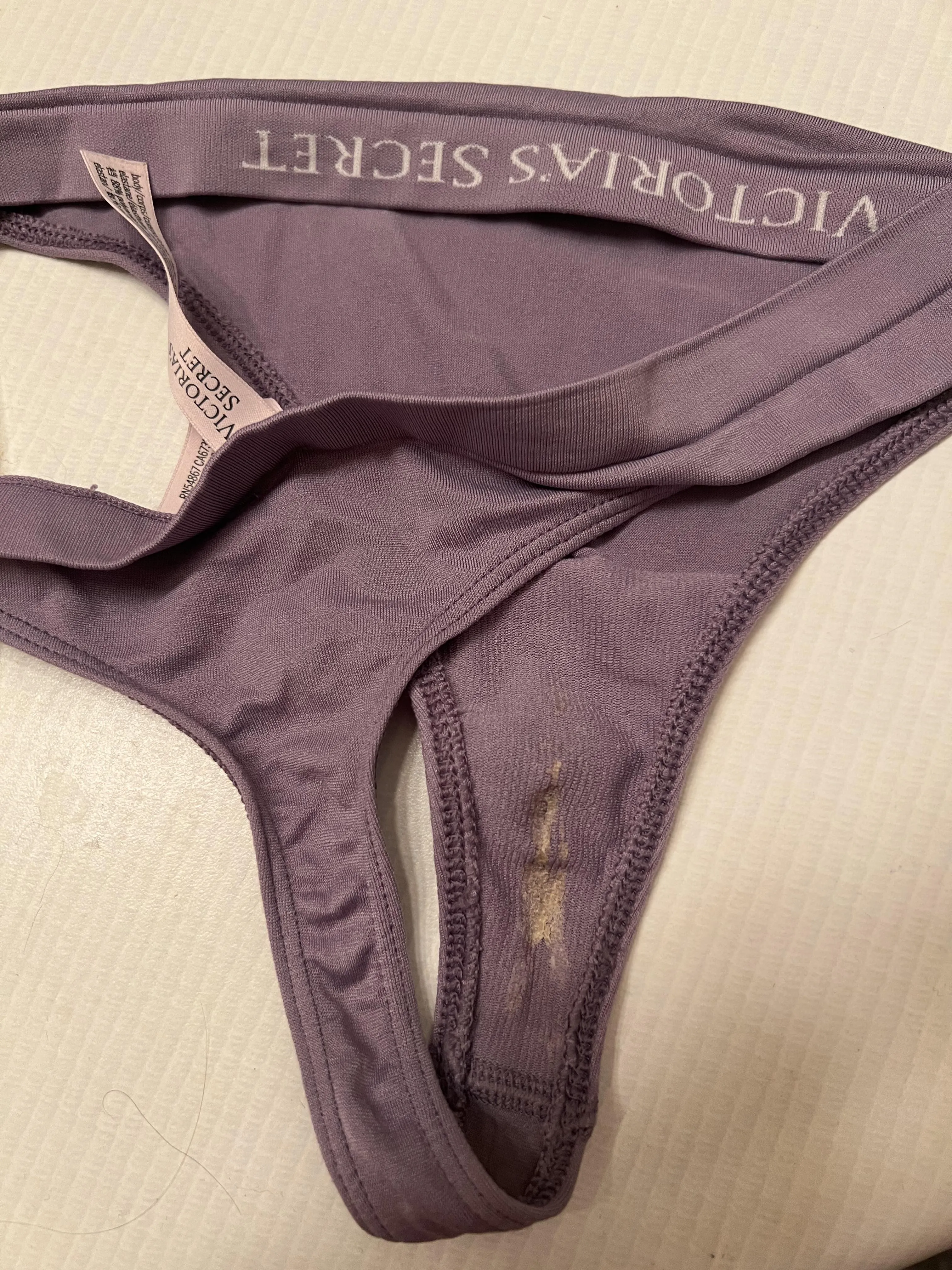 Whose favorite color is purple and cream? 