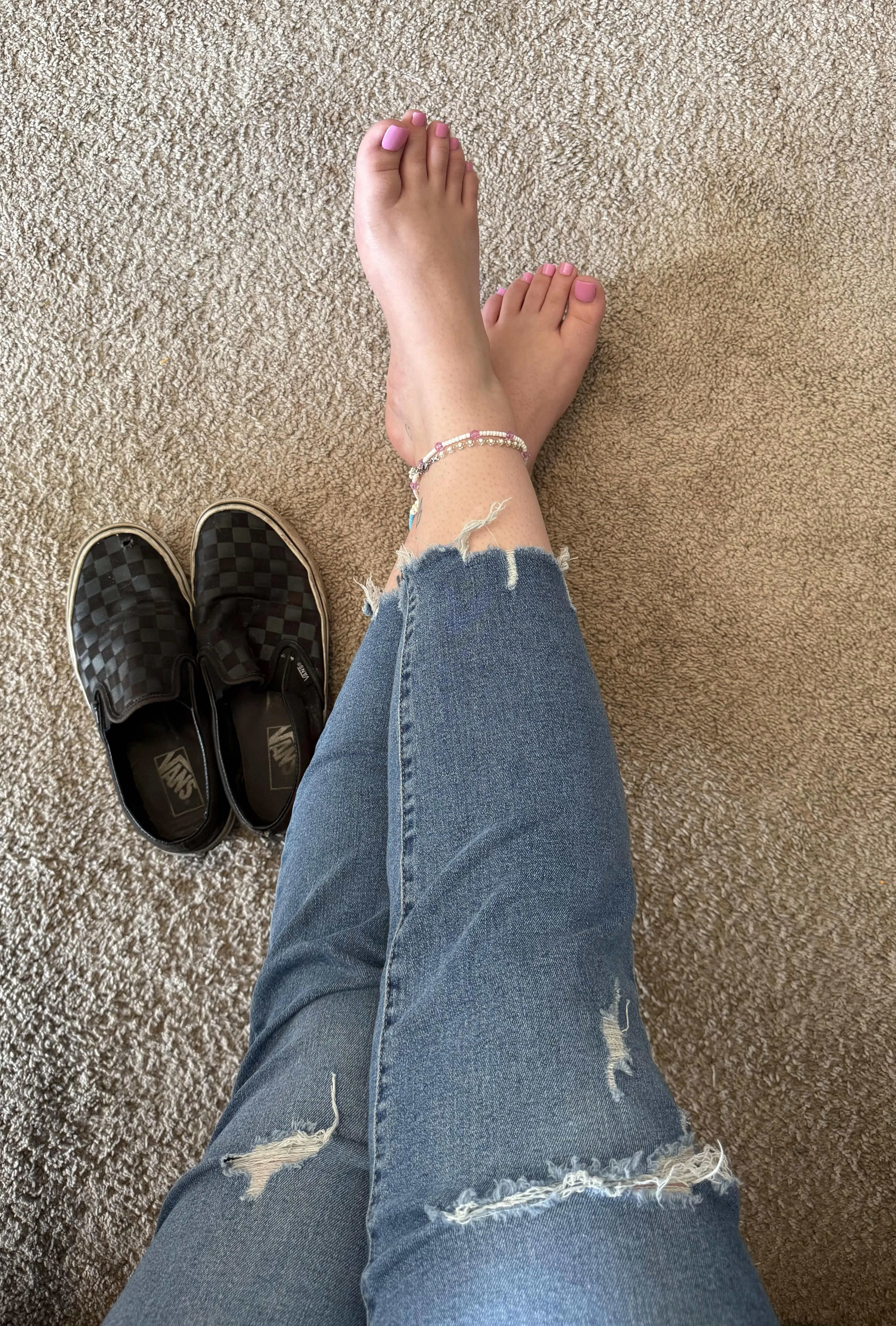 Wore these vans with no socks all day, you know the smell is extra strong right now🤤