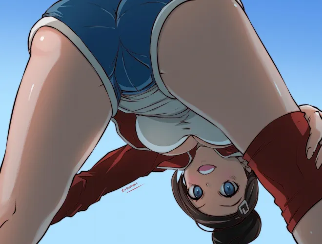 Aoi Asahina bending over