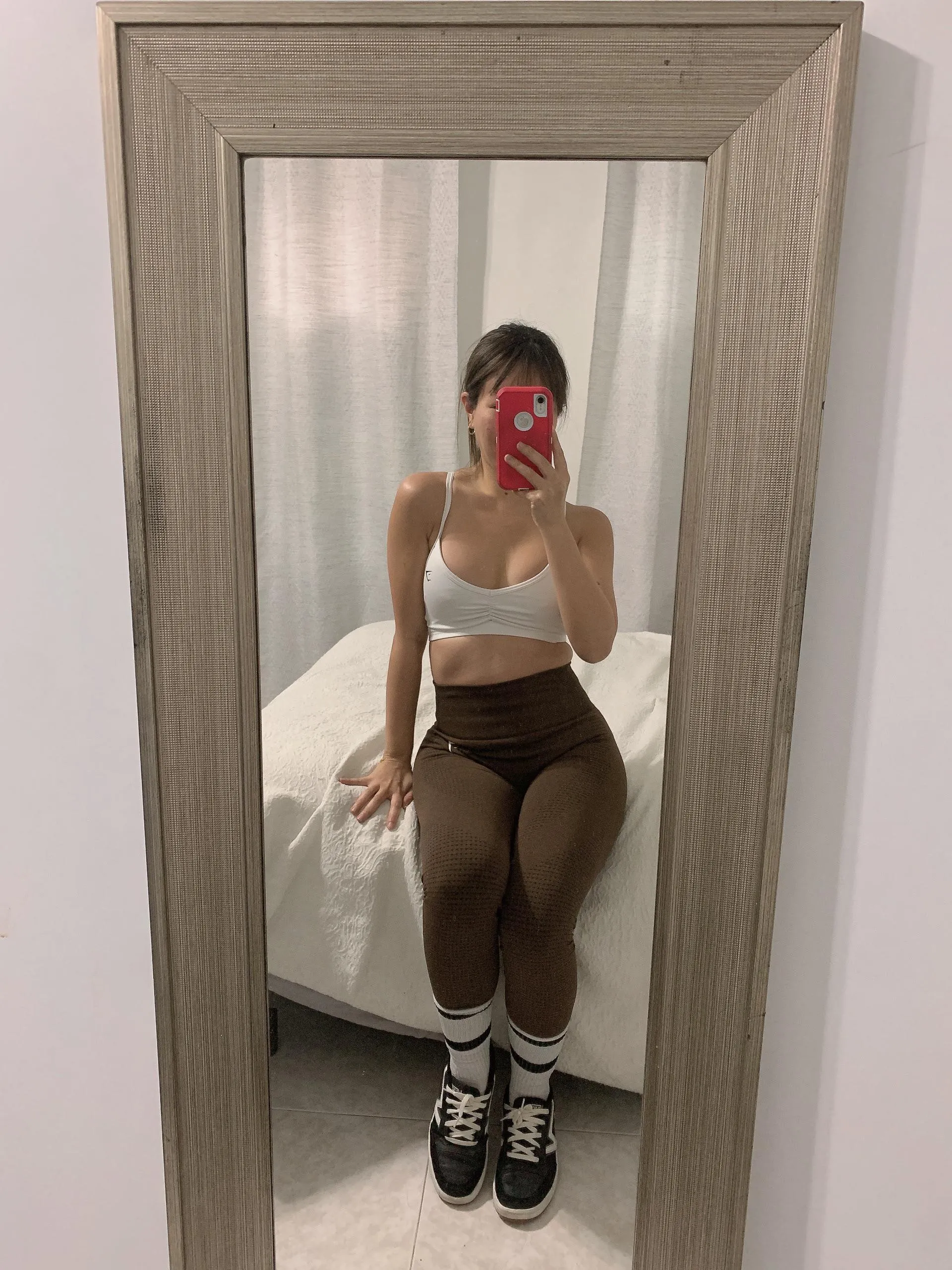 Asian gym girl is sexy for you ?