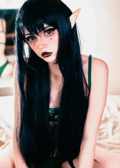 Elves have a much more captivating gaze than succubs