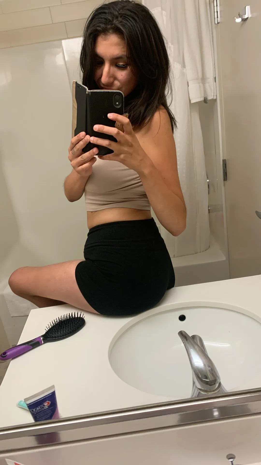 F23 looking to give a BJ ($)