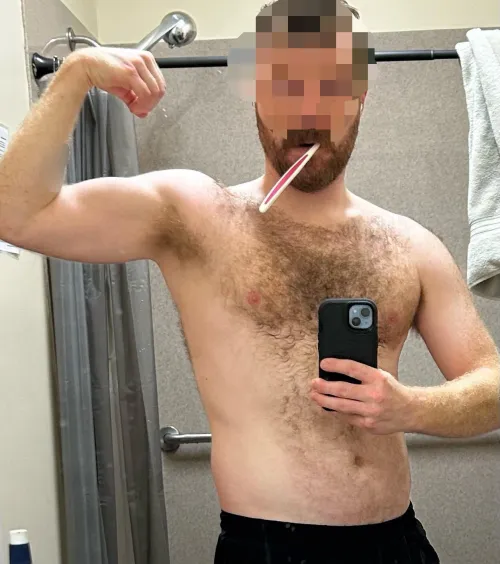 Fresh out of the gym shower 💦