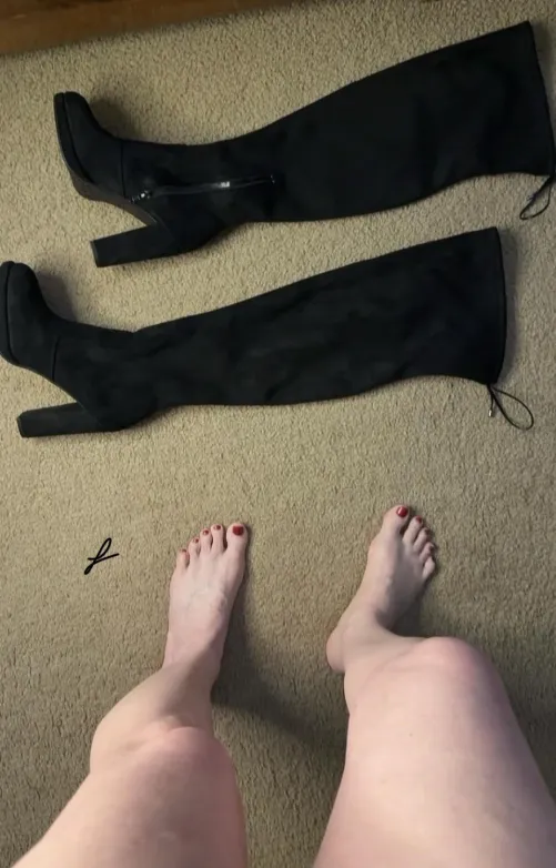 Friday Feet and Some❣️