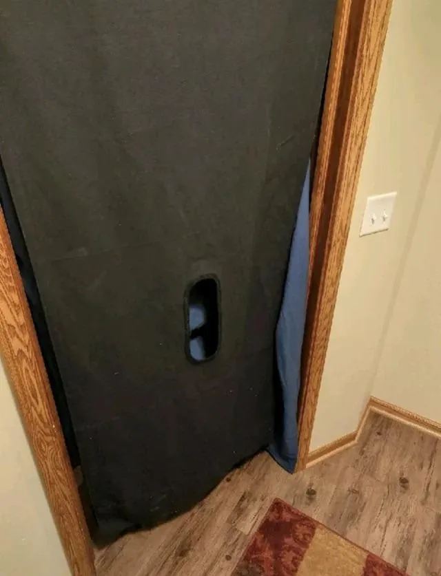 Gloryhole up for guys who want some discreet sloppy deep throat head.  Cum n go Conway