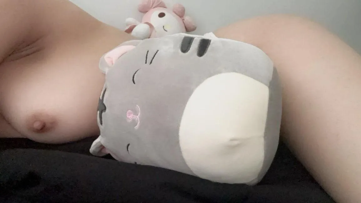 i just woke up and i can’t stop thinking about u daddy.. >.<