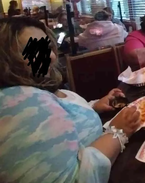 I'm 300 lbs, should I keep eating?🩷