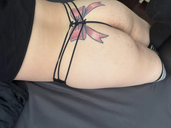 Just showing off my booty 25 F