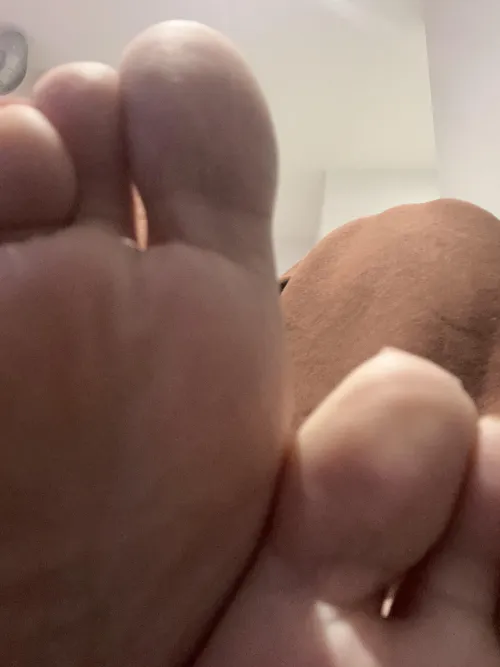 Just sitting here waiting for a call from you baby🫦