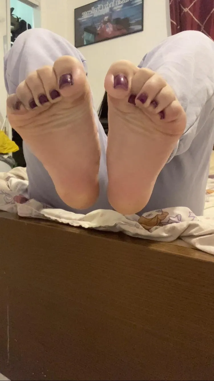 Let’s face it, you’ll never get over your foot addiction. It makes me wet thinking how susceptible you are right now😈