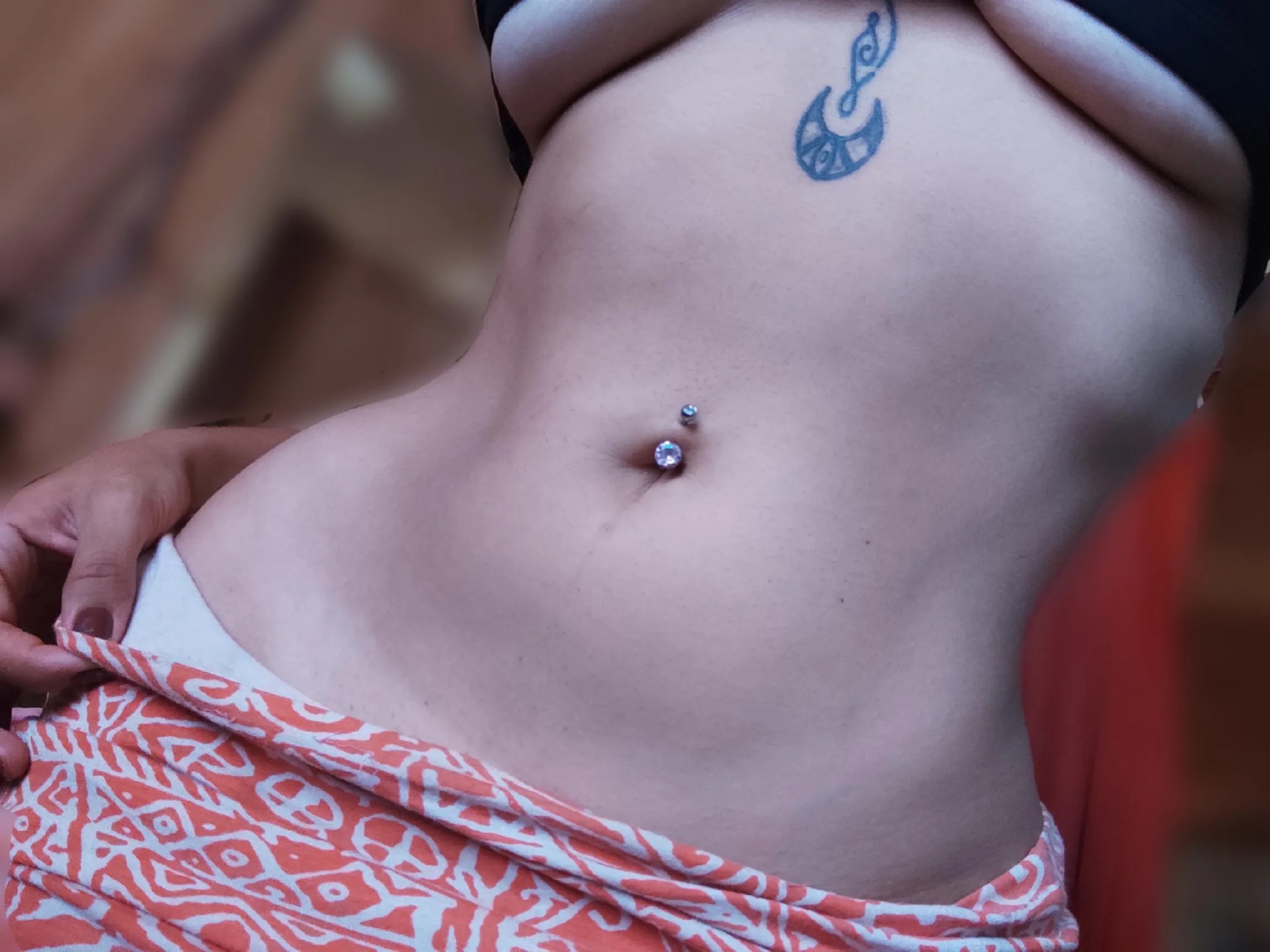 Like this? So. Come whit me baby