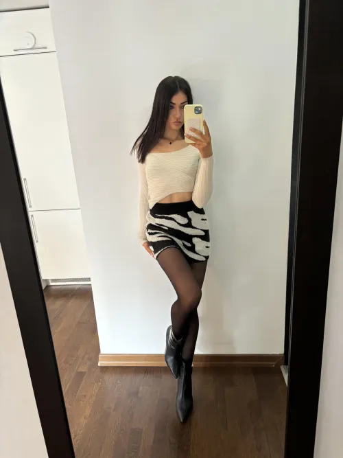 love how this skirt fit on me