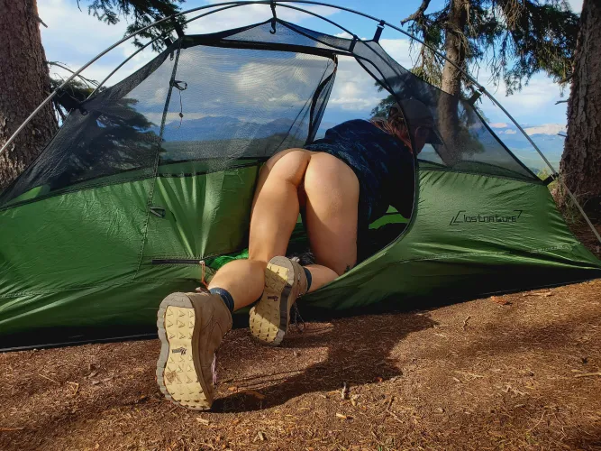 missing the last pole for this tent 👀