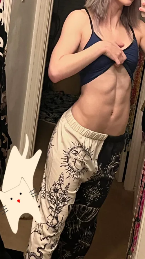 Need someone to cum over and touch my abs