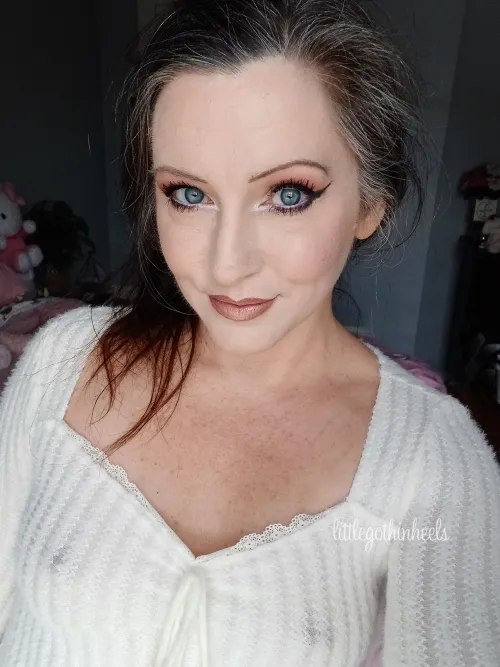 no bra today - it's a snow day - not that I'd wear one anyway