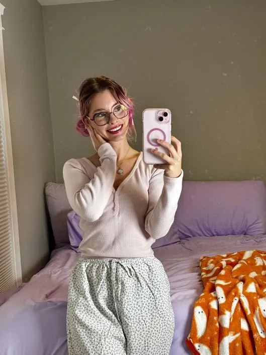 Oversized sweatpants and chill?