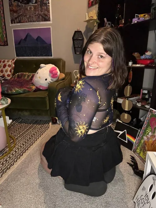 Pierced, tatted, curvy, the trifecta