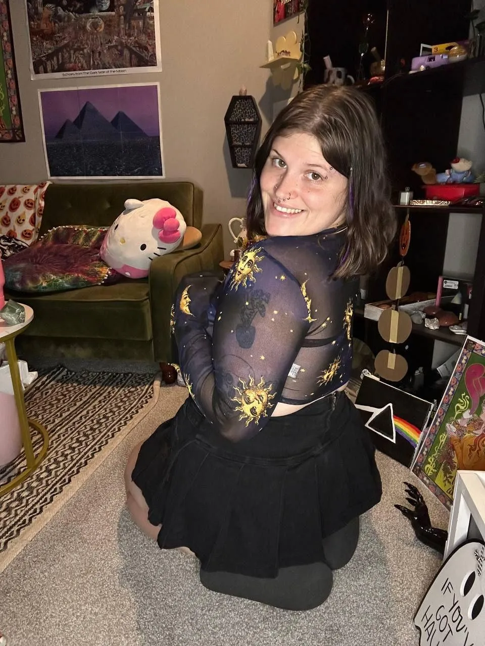 Pierced, tatted, curvy, the trifecta