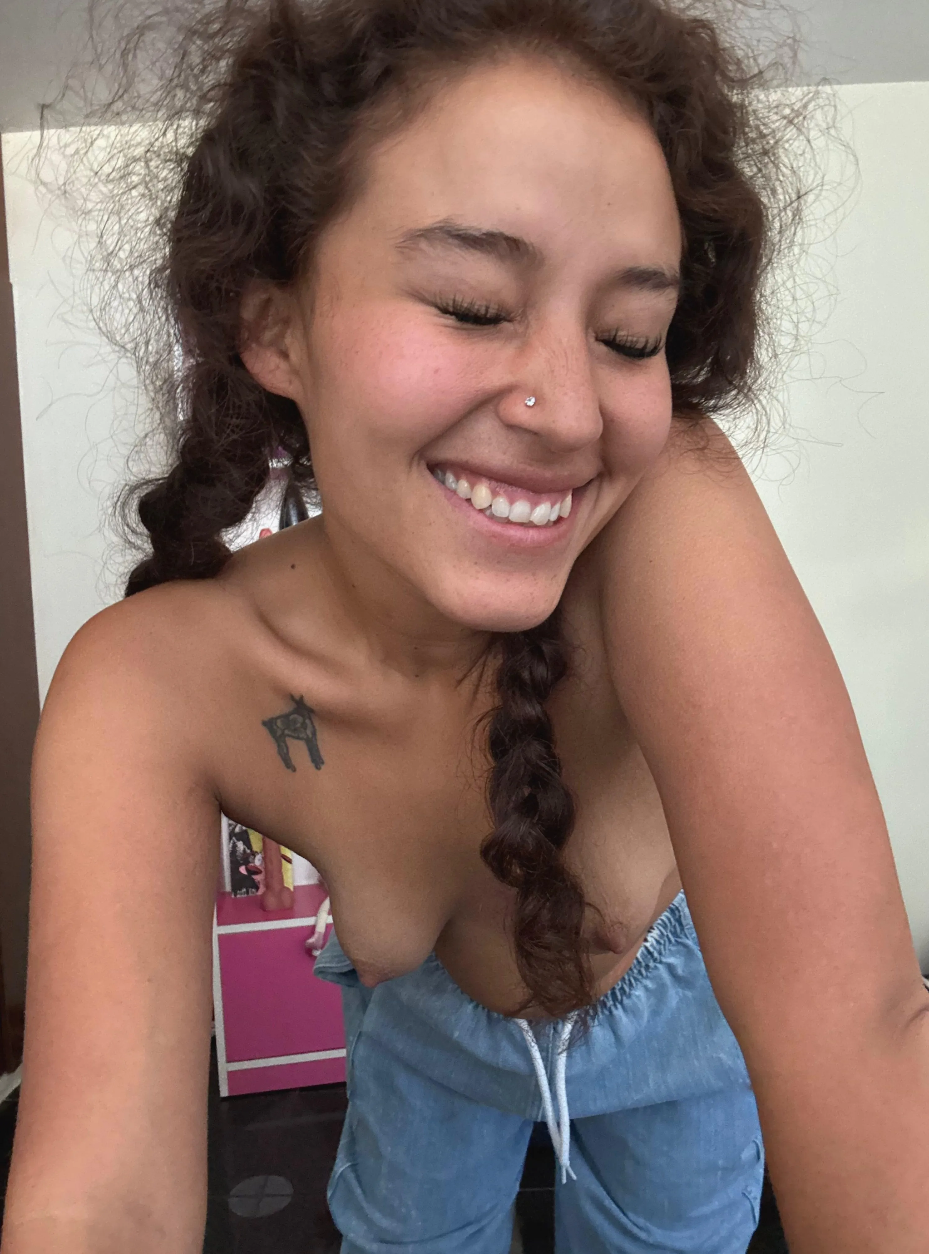 Sexy latina wants all your attention daddy