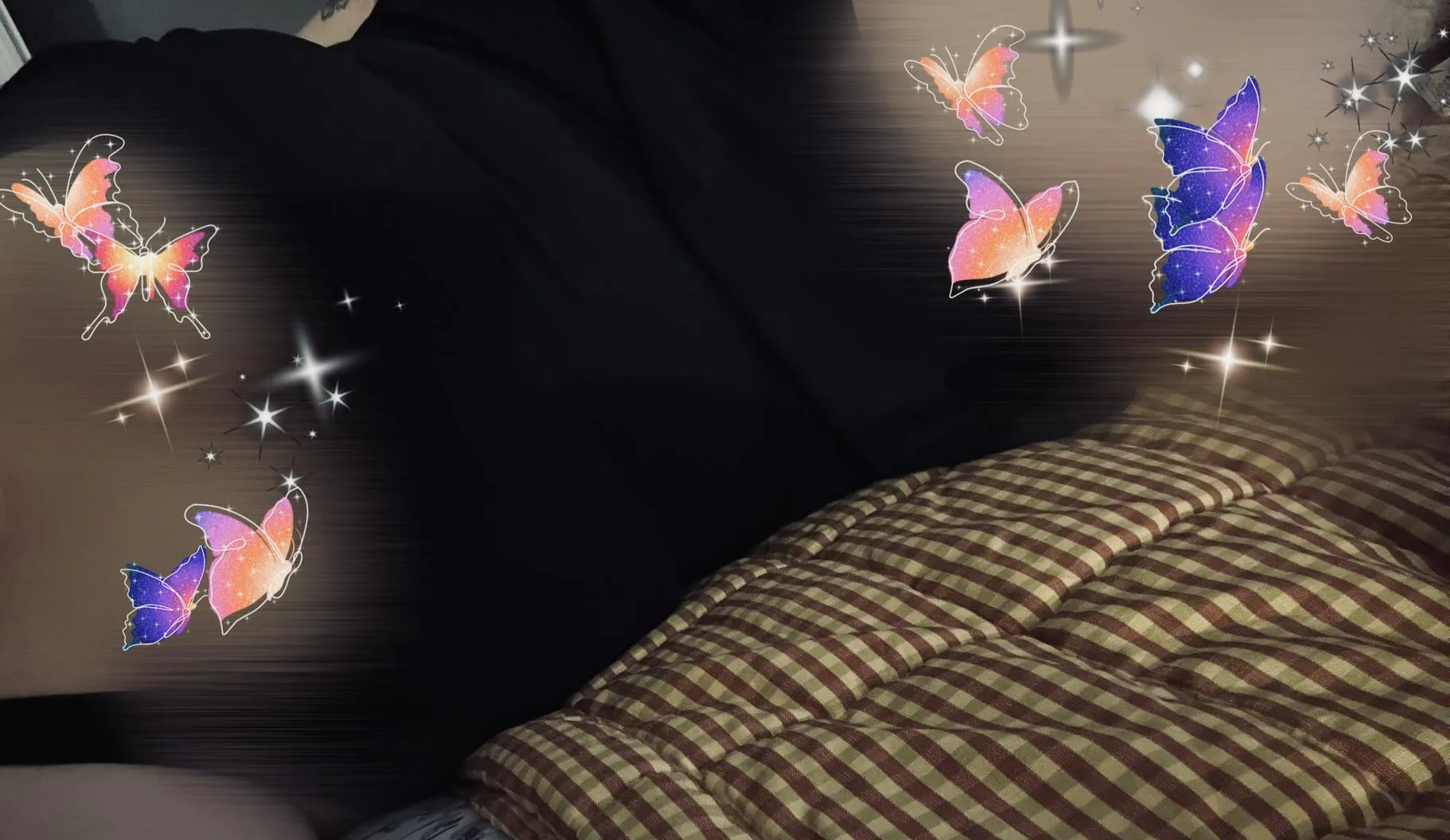 You dont have to lie to yourself.. when we both know you can’t stop staring