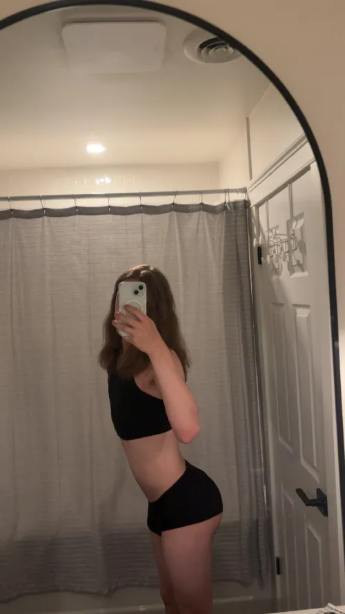 bored and alone, need someone to cheer me up :D