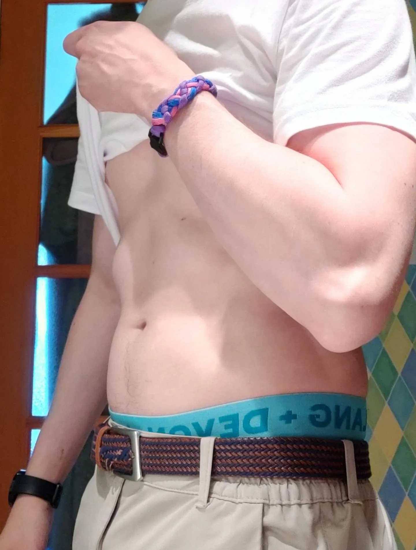 Grindr is killing my self esteem! Can you tell me what's wrong with this picture?