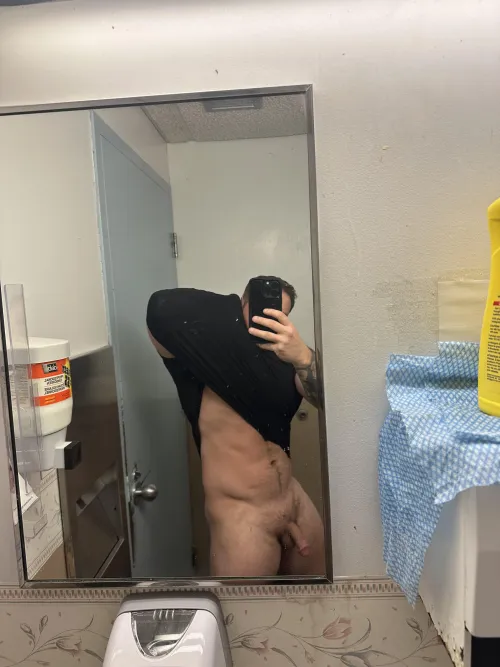 Hanging out at work (28)